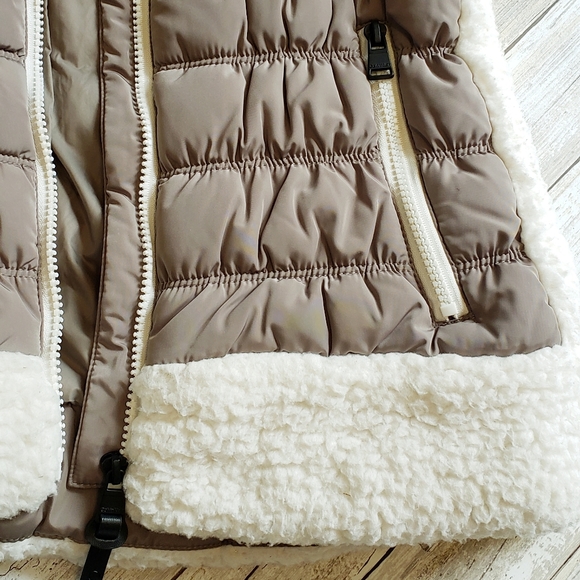 Calvin Klein Performance Sherpa Trim Puffer Vest M - Picture 3 of 8